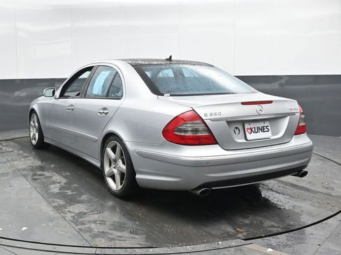 Used 2009 Mercedes-Benz E 350 4MATIC Sedan image 8