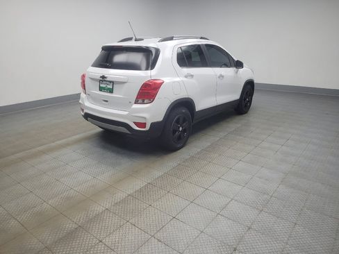 Used 2020 Chevrolet Trax LT w/ Sun & Sound Package FWD image 10