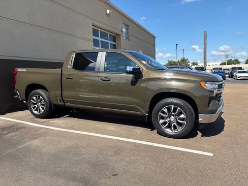 Used 2023 Chevrolet Silverado 1500 LT AWD/4WD image 4
