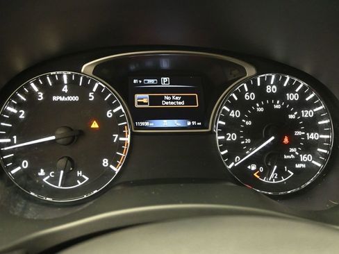 Used 2020 Nissan Pathfinder SL AWD/4WD image 21