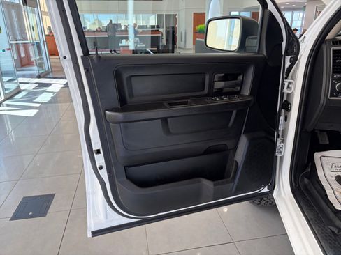 Used 2022 RAM 1500 Tradesman w/ Chrome Appearance Group AWD/4WD image 13