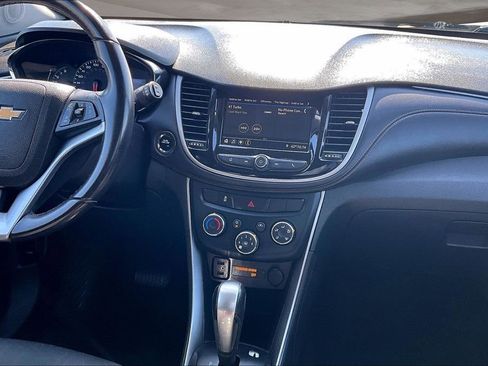 Used 2019 Chevrolet Trax LT w/ LT Convenience Package FWD image 7