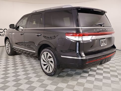 Used 2022 Lincoln Navigator Reserve image 24