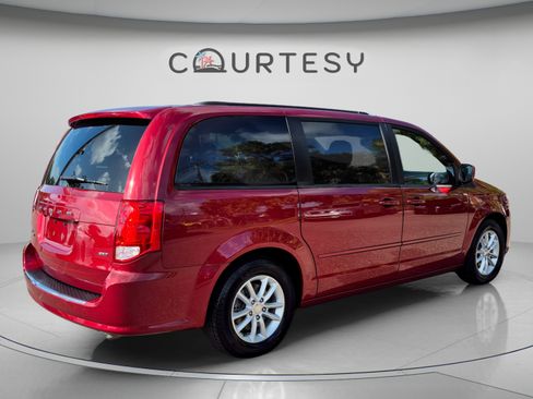 Used 2016 Dodge Grand Caravan SXT FWD image 5