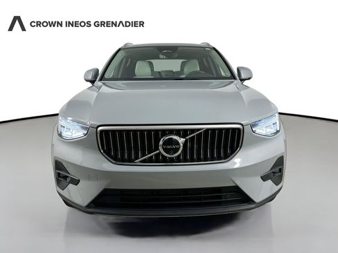 Used 2024 Volvo XC40 B5 Plus AWD/4WD image 2