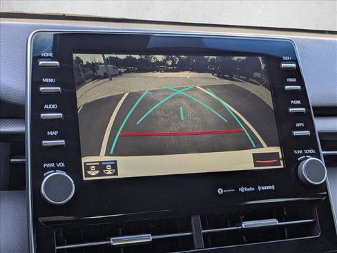 Used 2019 Toyota Avalon XSE image 9