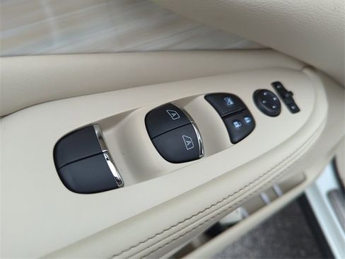 Used 2015 Nissan Murano SL w/ SL Technology Package image 26