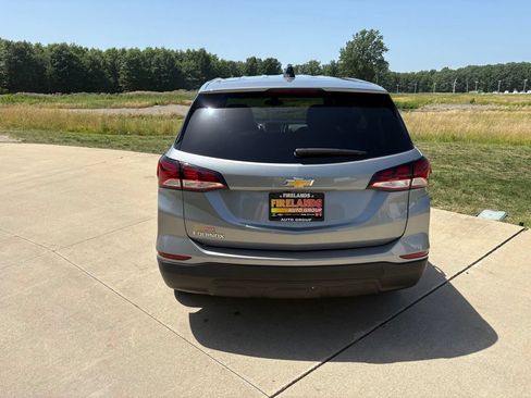 Used 2024 Chevrolet Equinox LS w/ LS Convenience Package FWD image 8