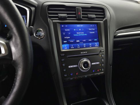 Used 2020 Ford Fusion Titanium FWD image 20