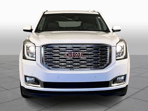 Used 2019 GMC Yukon Denali image 3