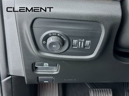 Used 2023 Jeep Grand Cherokee L Limited w/ Luxury Tech Group II AWD/4WD image 14