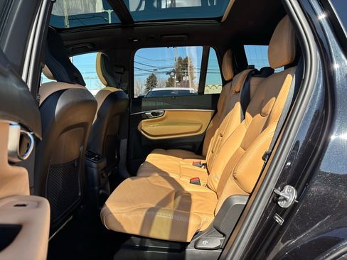 Certified 2024 Volvo XC90 T8 Ultimate w/ Protection Package Premier image 20