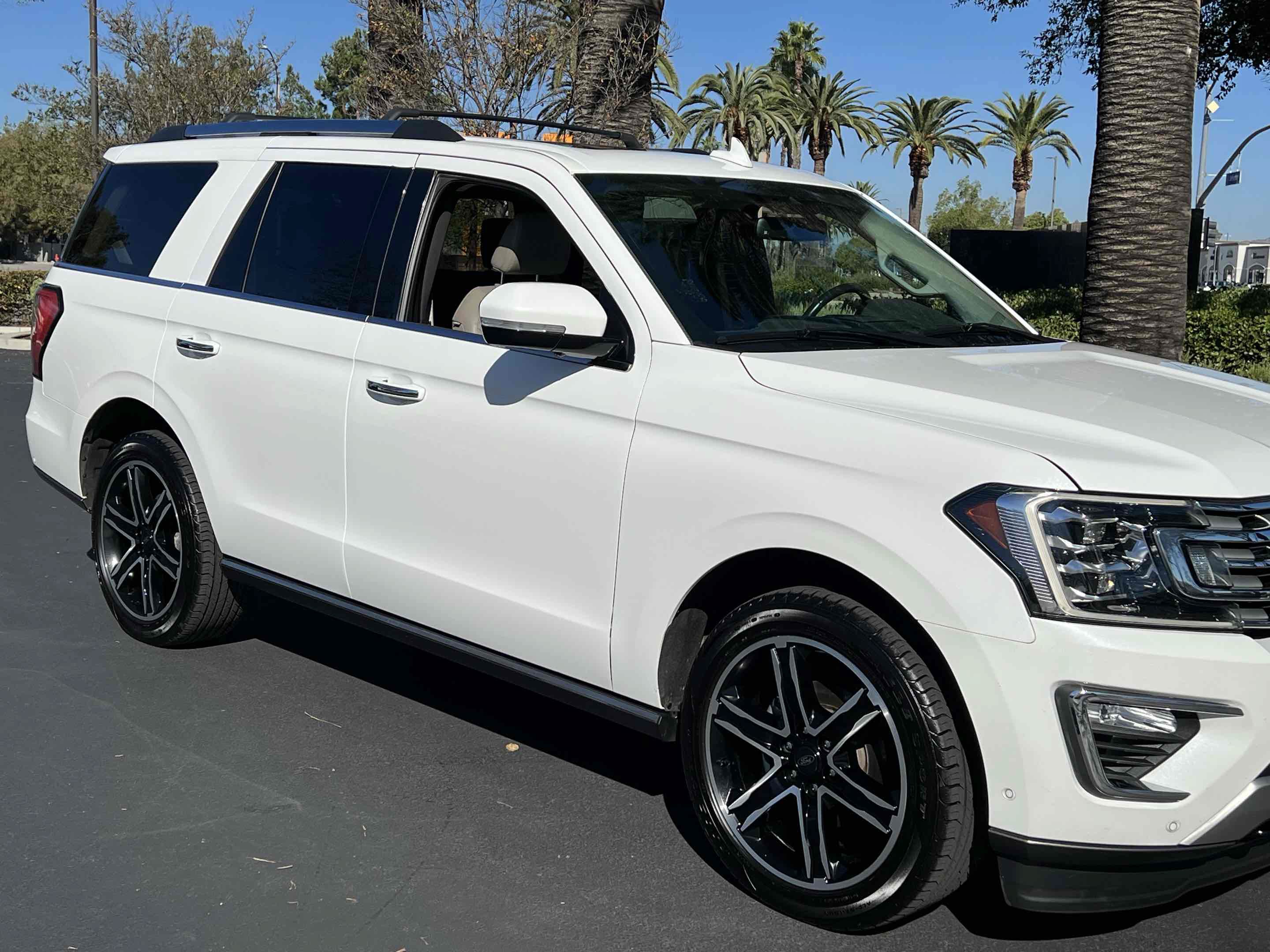 Used 2021 Ford Expedition Limited AWD/4WD image 98