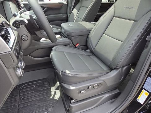 New 2026 GMC Yukon XL Denali w/ Denali Reserve Package AWD/4WD image 40