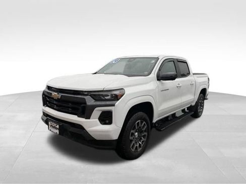 Used 2024 Chevrolet Colorado LT w/ LT Convenience Package III AWD/4WD image 3