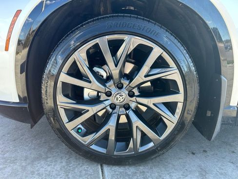 Used 2025 Toyota Crown Signia AWD/4WD image 32