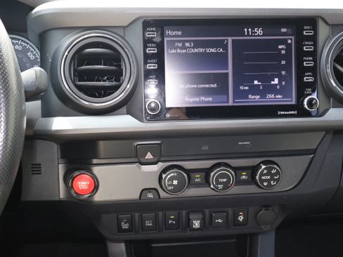 Used 2020 Toyota Tacoma TRD Sport w/ Technology Package RWD image 11