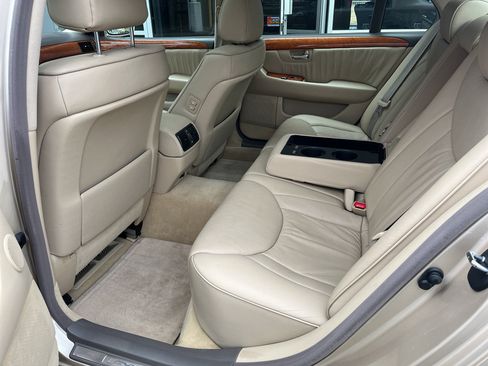 Used 2005 Lexus LS 430 RWD image 8