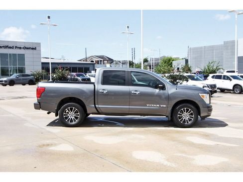 Used 2020 Nissan Titan SV w/ SV Convenience Package RWD image 6