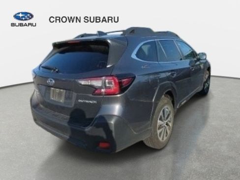 Used 2024 Subaru Outback Premium AWD/4WD image 4