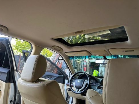 Used 2011 Honda Crosstour EX-L image 14