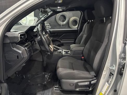 Used 2026 Toyota 4Runner SR5 AWD/4WD image 11