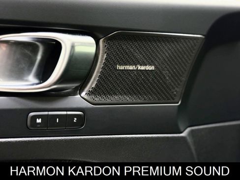 Used 2023 Volvo XC40 Recharge Ultimate image 14