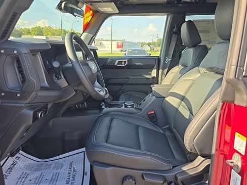 New 2025 Ford Bronco Badlands image 14