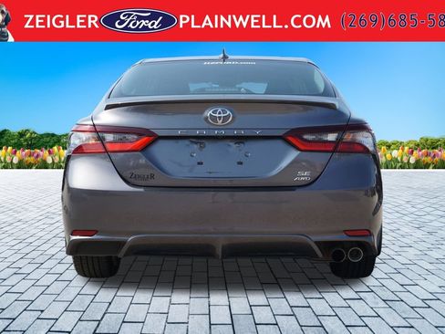 Used 2022 Toyota Camry SE w/ Cold Weather Package AWD/4WD image 4