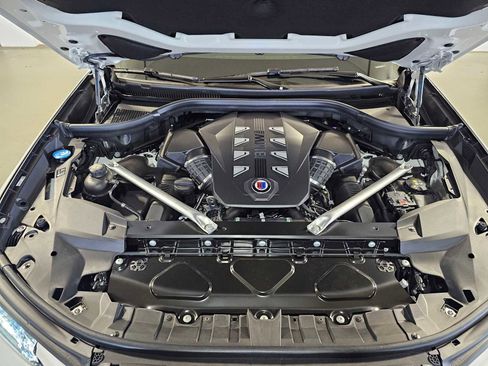 New 2026 BMW ALPINA XB7 AWD/4WD image 9