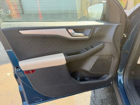 Used 2020 Ford Escape SEL AWD/4WD image 19