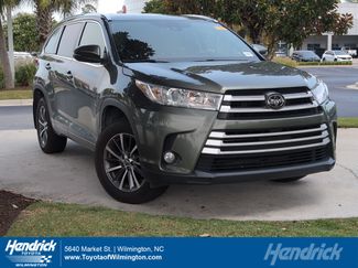 Used 2017 Toyota Highlander XLE w/ Carpet Mat Package AWD/4WD video 1