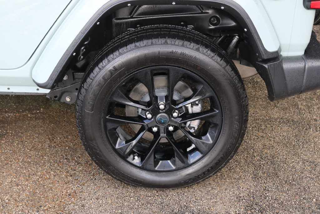Used 2024 Jeep Wrangler Unlimited Sahara AWD/4WD image 9
