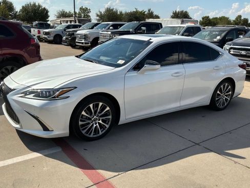 Used 2020 Lexus ES 350 w/ Premium Package FWD image 2
