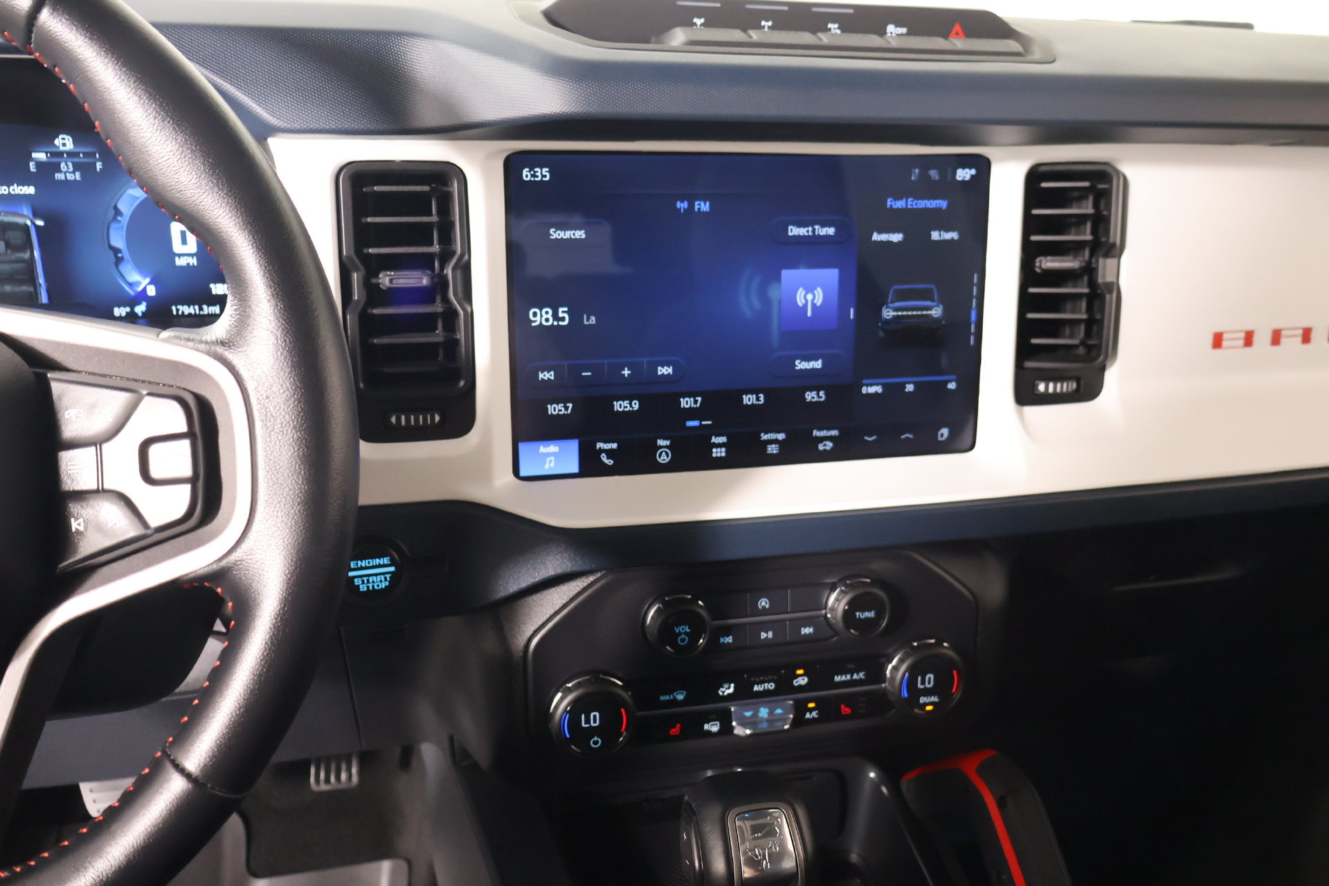 Used 2025 Ford Bronco Heritage Edition AWD/4WD image 5