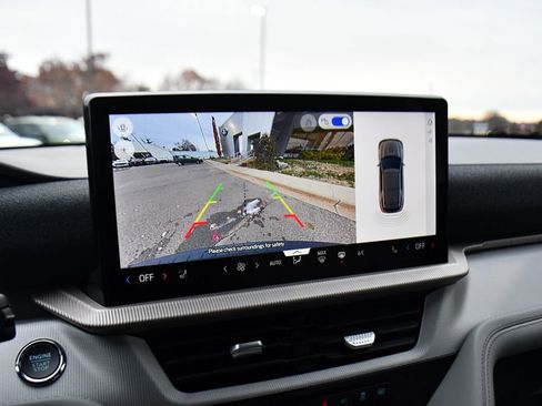 Used 2026 Ford Explorer Active w/ Active Comfort Package image 28