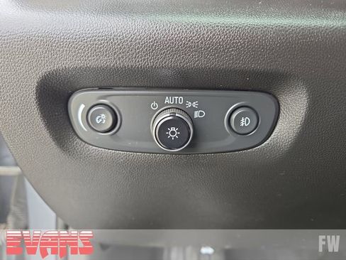 Used 2021 Chevrolet Traverse LT FWD image 17