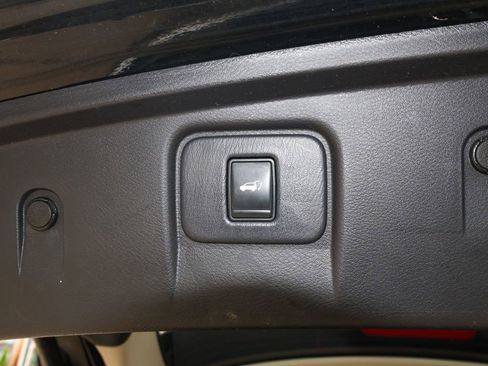 Used 2015 Nissan Murano Platinum w/ Platinum Technology Package AWD/4WD image 11