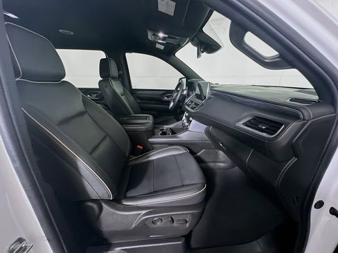 Used 2024 GMC Yukon XL SLT image 34