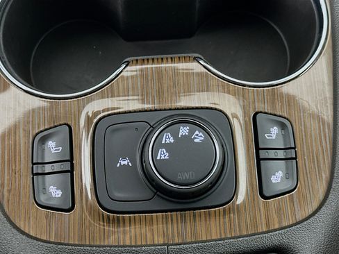 Used 2023 GMC Acadia SLE w/ Driver Convenience Package image 25