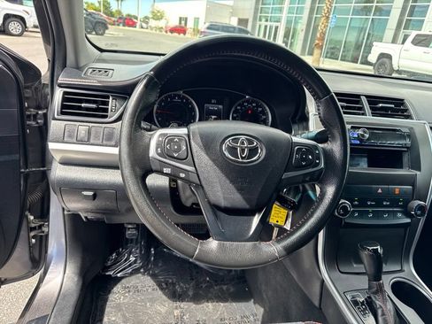 Used 2015 Toyota Camry SE FWD image 14