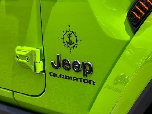 Used 2021 Jeep Gladiator Overland AWD/4WD image 11