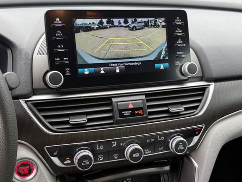 Used 2019 Honda Accord EX image 19