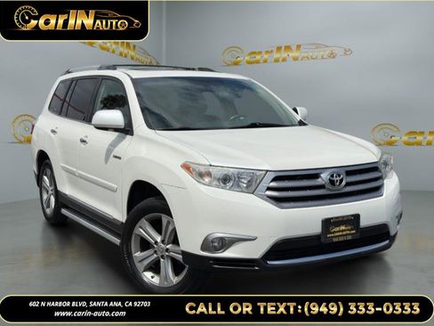 Used 2011 Toyota Highlander Limited w/ Tow Pkg FWD image 2