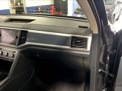 Used 2021 Volkswagen Atlas SE w/ Panoramic Sunroof Package AWD/4WD image 13
