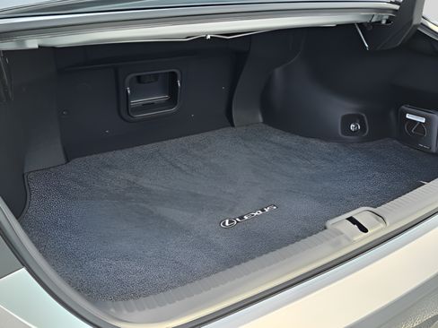 Certified 2022 Lexus ES 350 Ultra Luxury w/ Accessory Package FWD image 30