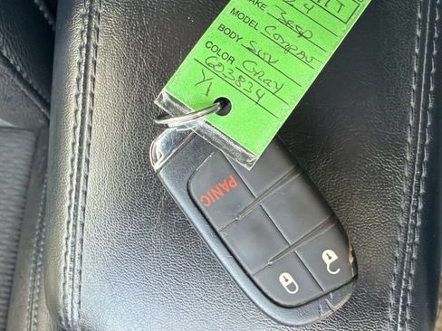 Used 2024 Jeep Compass Latitude image 34