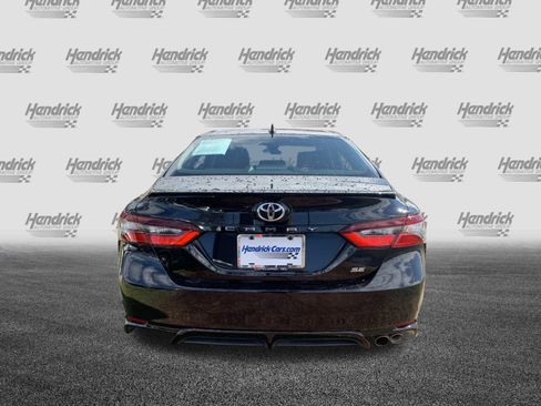 Used 2024 Toyota Camry SE image 9
