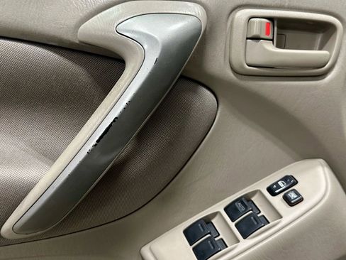 Used 2004 Toyota RAV4 2WD image 19