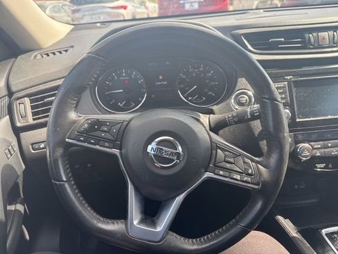 Used 2018 Nissan Rogue SL w/ Premium Package image 23